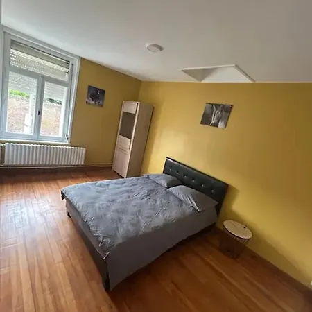 Maison Spacieuse A Avec Jardin