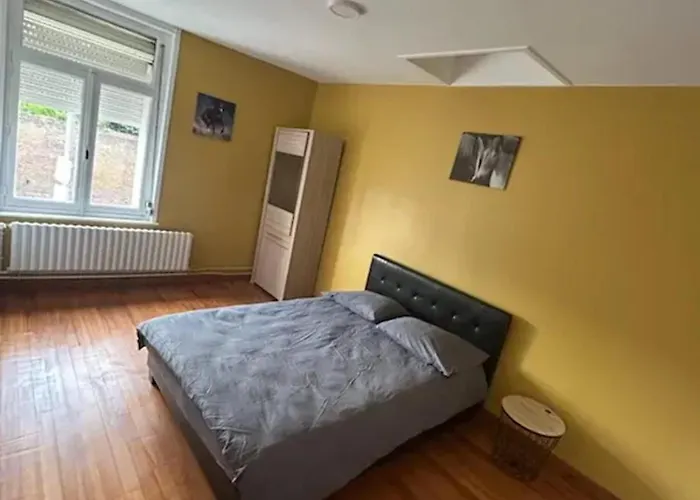 Maison Spacieuse à Avec Jardin